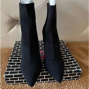 Steve Madden Black Boots🔥